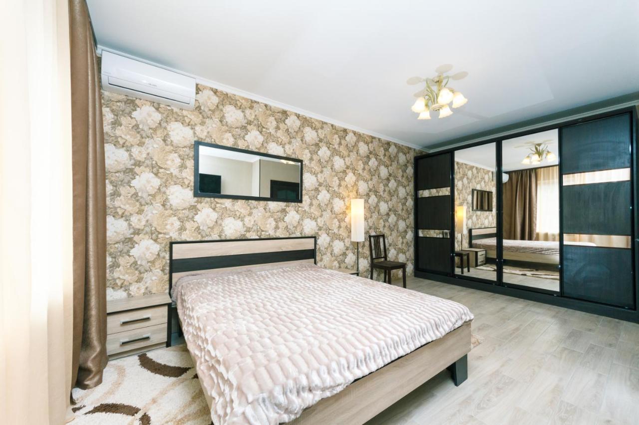 Poznyaky Apartments Patriotika Київ Екстер'єр фото